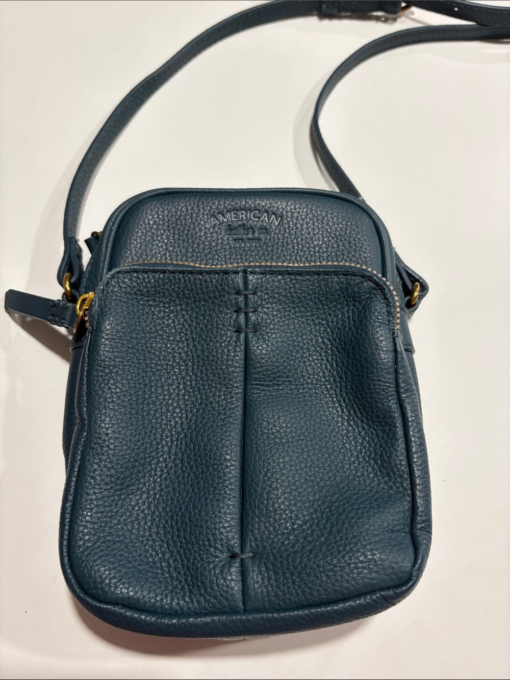 American Leather Co. Cleveland Crossbody Bag. 7.25 x 5 in, 21-27 in adjust strap